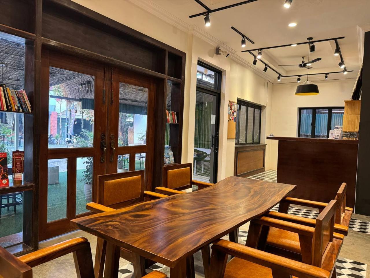 The Hive Hotel Siem Reap Luaran gambar